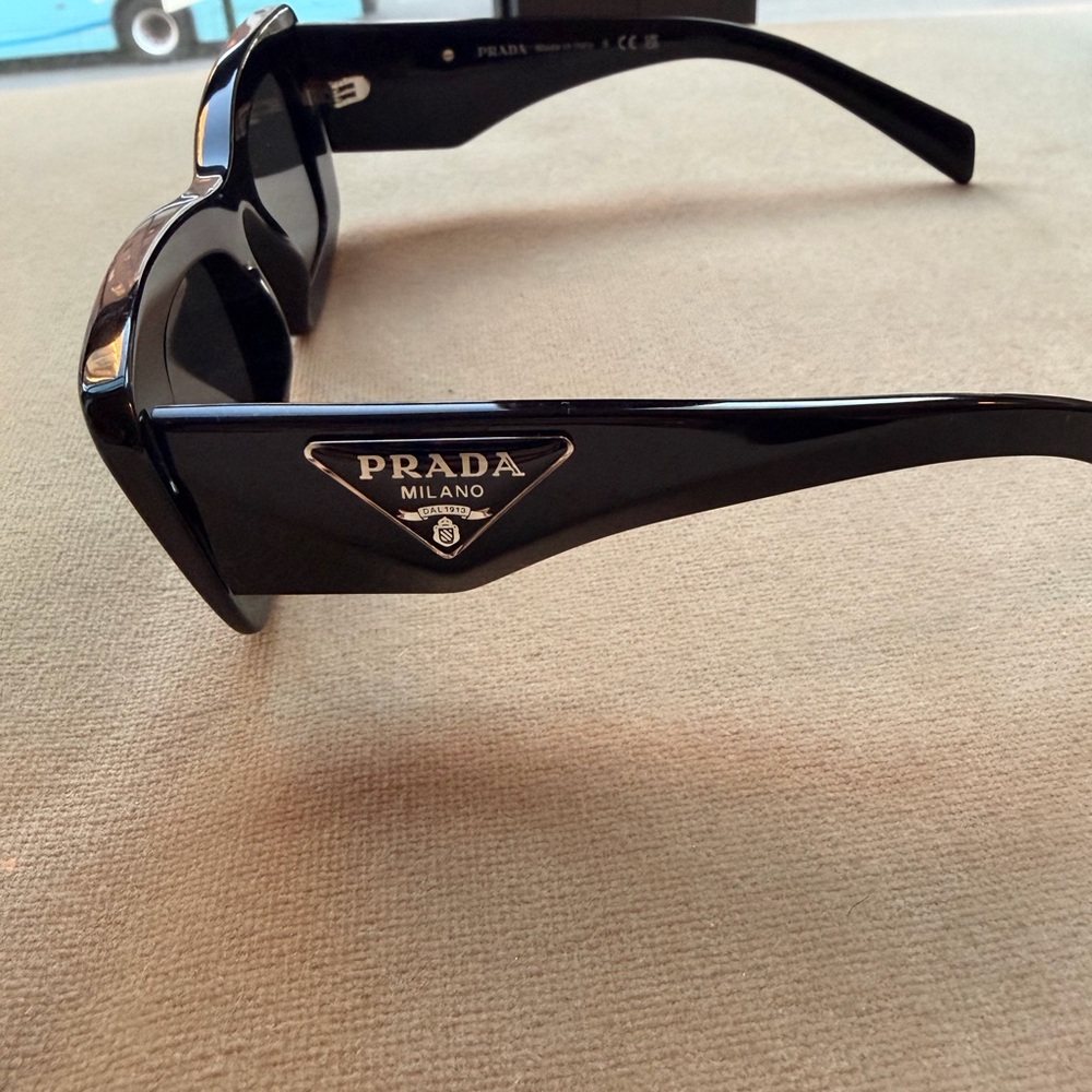 Prada Black Gloss Logo Triangle Sunglasses - Picture 4 of 5